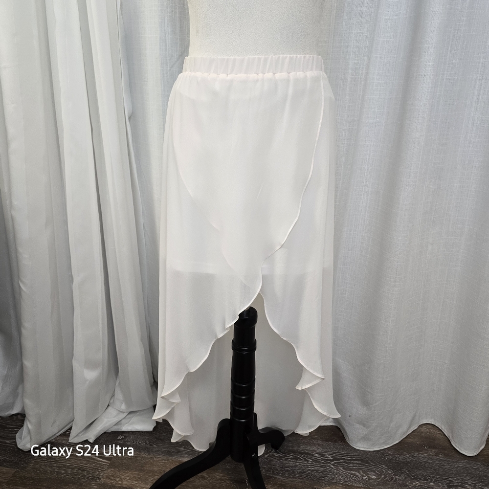 NWT Divided by H&M Cream‎ Layered Whimsical Skirt Size 2